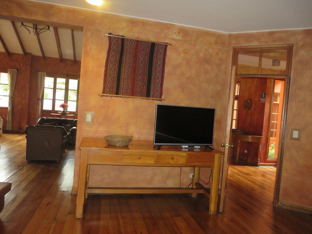 Hotel Pakaritampu Ollantaytambo Buitenkant foto