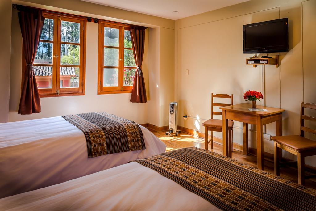 Hotel Pakaritampu Ollantaytambo Buitenkant foto