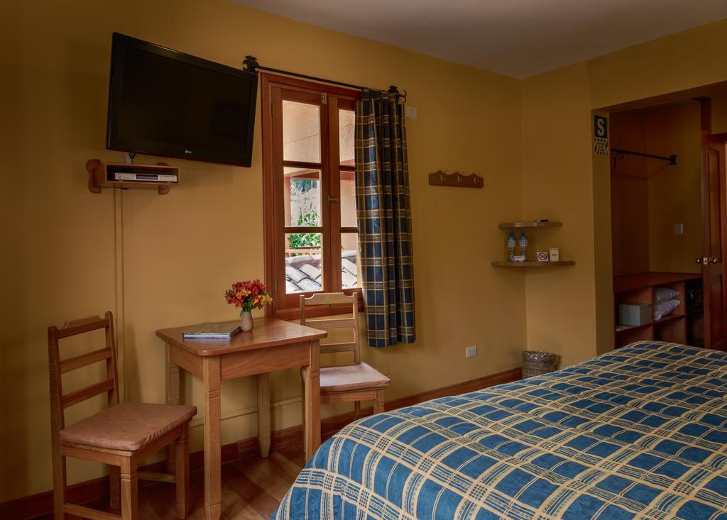 Hotel Pakaritampu Ollantaytambo Buitenkant foto